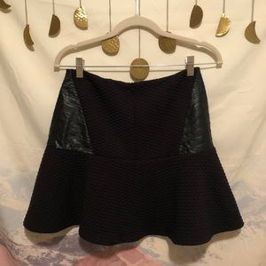 Saks Fifth Avenue Mixed Media Skirt Size Medium